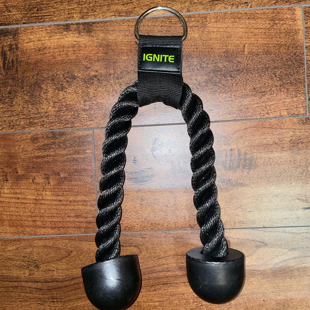 Tricep lifting cable